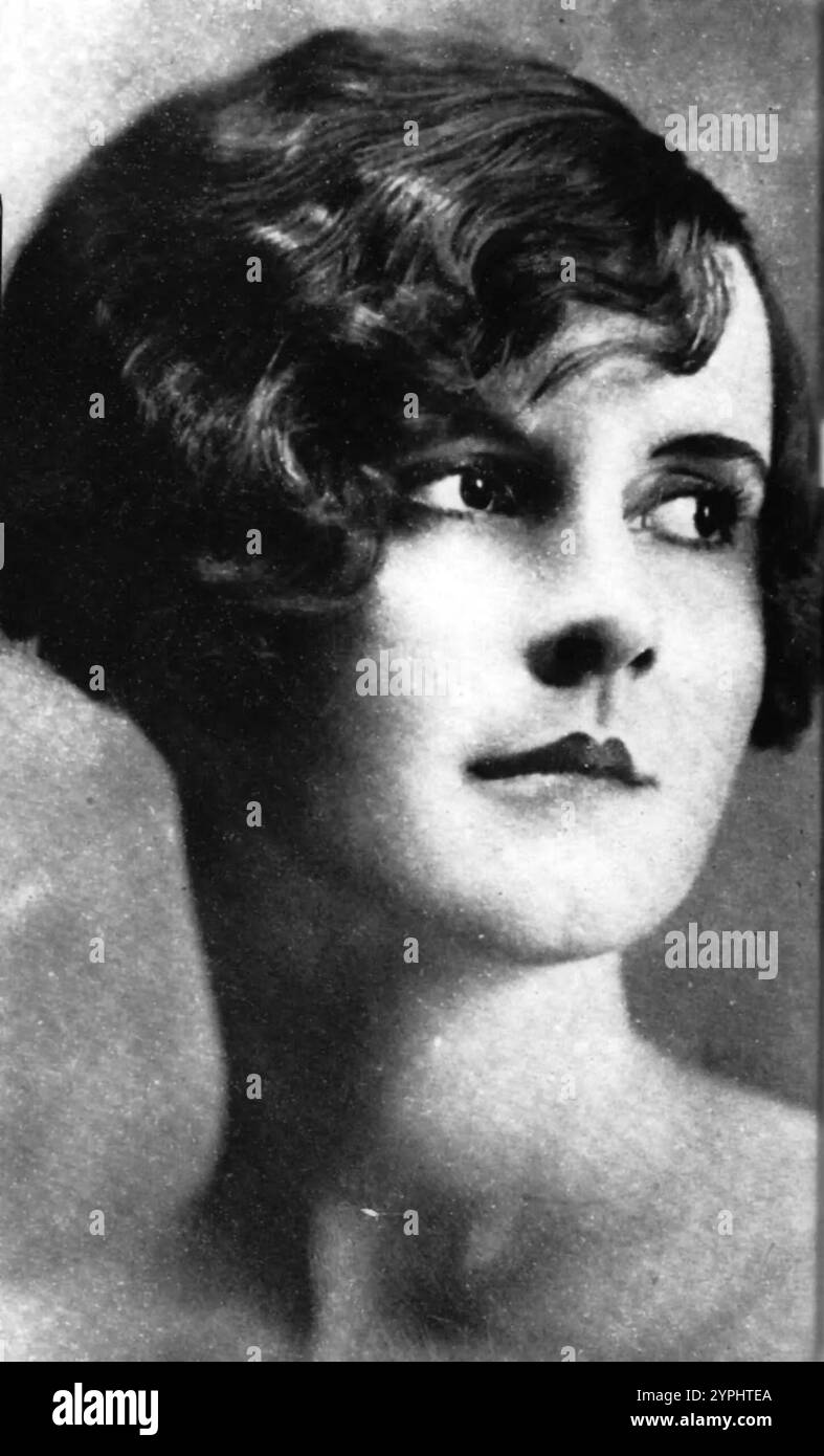 Starr Faithfull (* 27. Januar 1906 in Marian Starr Wyman, geboren am 6. Juni 1931) war ein US-amerikanischer Sozialist und Model für die Walter Thornton Modeling Agency, deren mysteriöser Ertrinkungstod 1931 zu einer viel verdeckten Boulevardgeschichte wurde. Zeitungen veröffentlichten Anschuldigungen, dass sie als Kind von Andrew James Peters, A, sexuell missbraucht worden sei Stockfoto