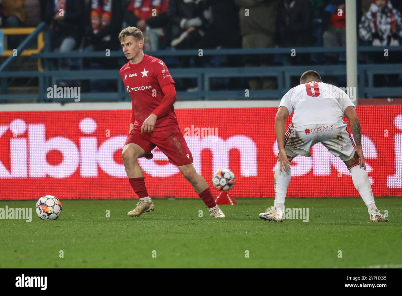 Krakau, Polen. November 2024 30. Fußball 2024 2025 Betclic 1 Liga Wisla Krakow vs LKS Lodz op: RAFAL MIKULEC, KAMIL DANKOWSKI Credit: Konrad Swierad/Alamy Live News Stockfoto