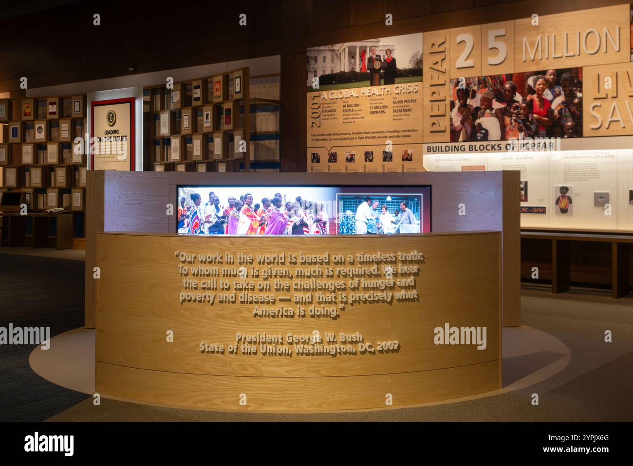 Ausstellung über den von George W. Bush gegründeten Notfallplan des Präsidenten für AIDS-Hilfe, genannt PEPFAR. Die Ausstellung befindet sich im George W. Bush President Stockfoto