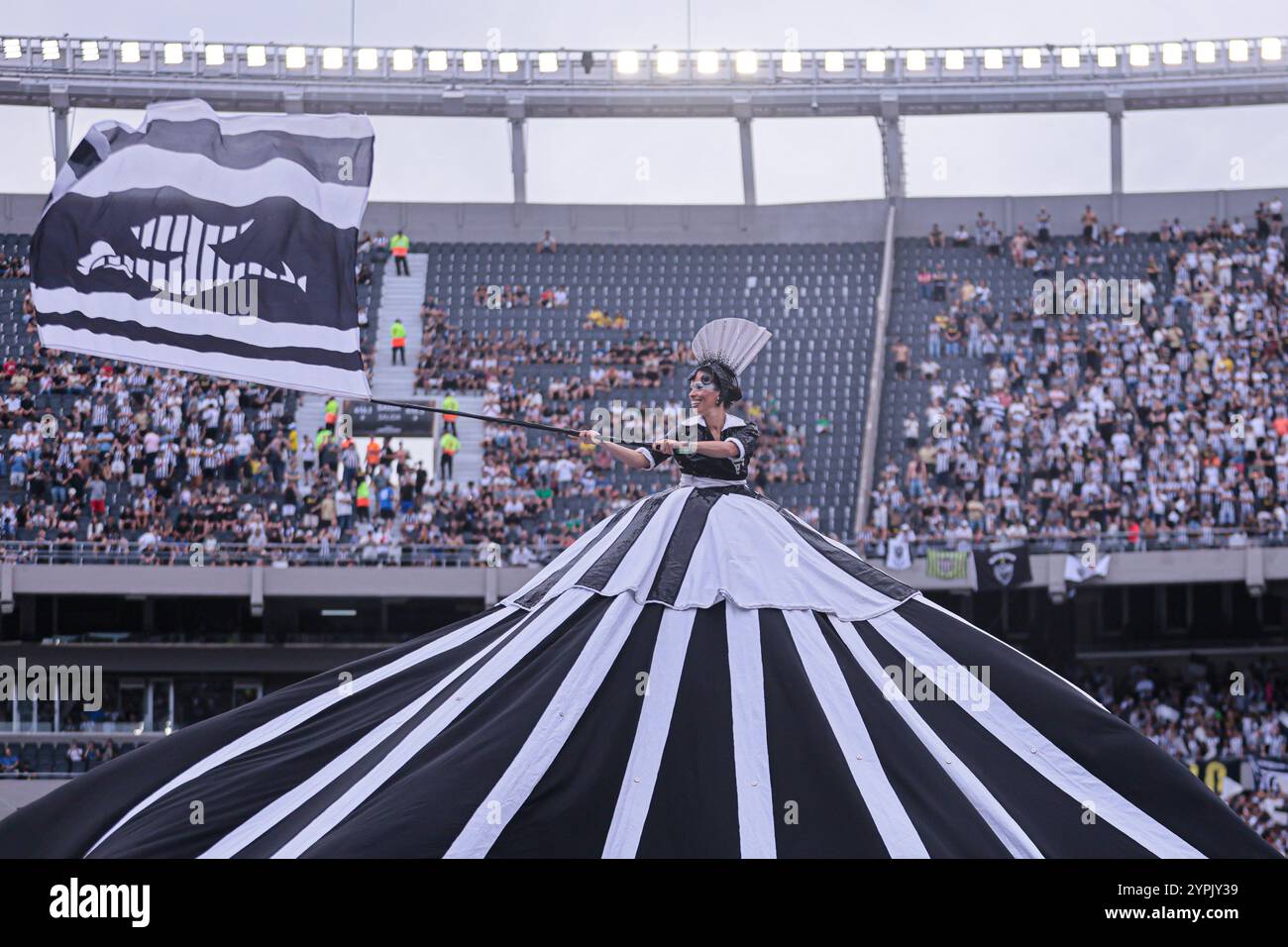 Buenos Aires, Argentinien - 30. November 2024: Atlético Mineiro und Botafogo treffen sich im Finale der Copa Libertadores im Estadio Monumental in Buenos Aires auf, was zu einem historischen brasilianischen Showdown führt. Die Fans beider Teams haben die Stadt mit Energie erfüllt, als die beiden Vereine um den begehrten südamerikanischen Titel kämpfen. Das Spiel verspricht hohe Einsätze, intensive Rivalität und Fußball vom Feinsten. (Foto von UNAR Photo) Stockfoto