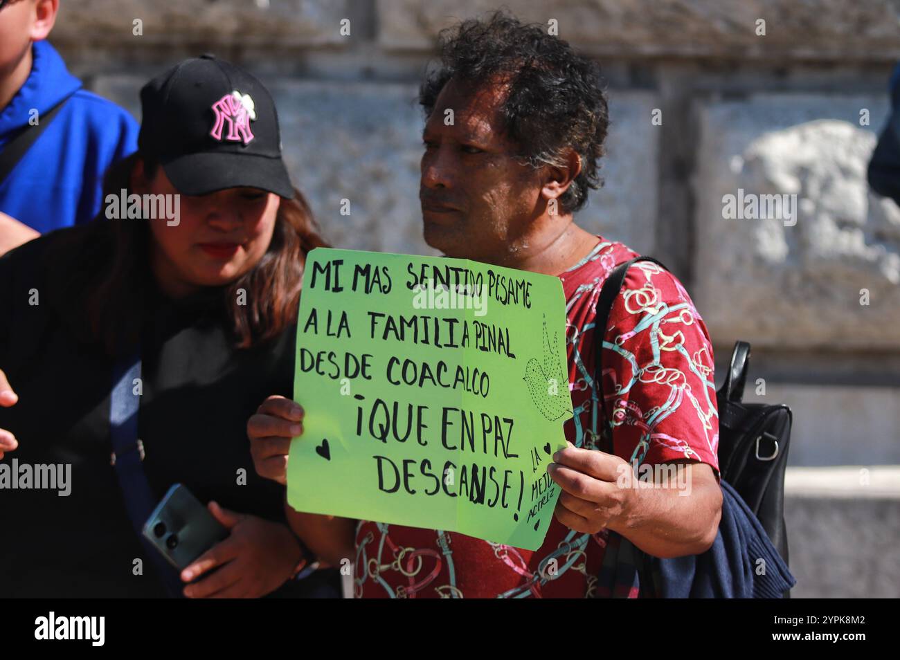 Mexiko-Stadt, Mexiko. November 2024 30. Hunderte von Anhängern und Fans der Diva des Goldenen Kinozeitalters von Mexiko, Silvia Pinal, nehmen an der posthumen Hommage im Palacio de Bellas Artes Teil. Die mexikanische Schauspielerin Silvia Pinal stirbt im Alter von 93 Jahren an einer Harnwegsinfektion am 30. November 2024 in Mexiko-Stadt. (Foto: Carlos Santiago/Eyepix Group) (Foto: Eyepix/NurPhoto) Credit: NurPhoto SRL/Alamy Live News Stockfoto