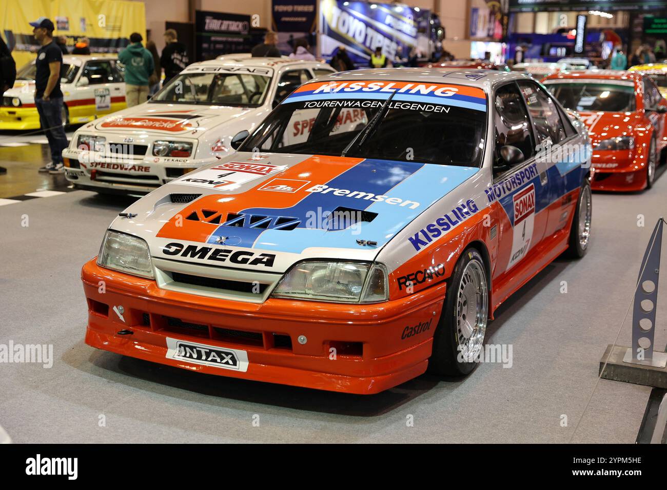 Klassisches Rennfahrzeug Opel Omega, DTM, Kissling Motorsport GER, Essen Motor Show, 29.11.2024 Foto: Eibner-Pressefoto/Jürgen Augst Stockfoto