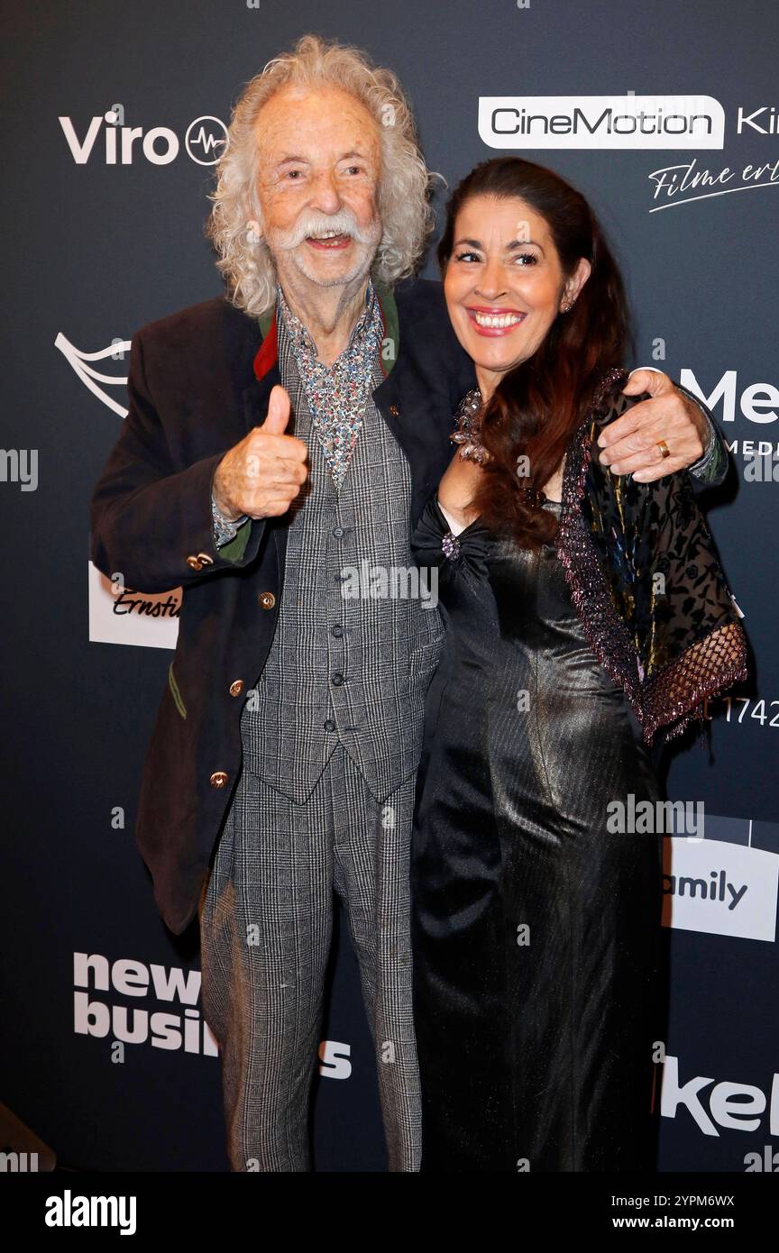 Jean Pütz mit Ehefrau Pina Coluccia beim Movie meets Media Event 2024 im Hotel Atlantic. Hamburg, 30.11.2024 *** Jean Pütz mit Frau Pina Coluccia beim Movie Meets Media Event 2024 im Hotel Atlantic Hamburg, 30 11 2024 Foto:XC.xTamckex/xFuturexImagex Media 4238 Stockfoto