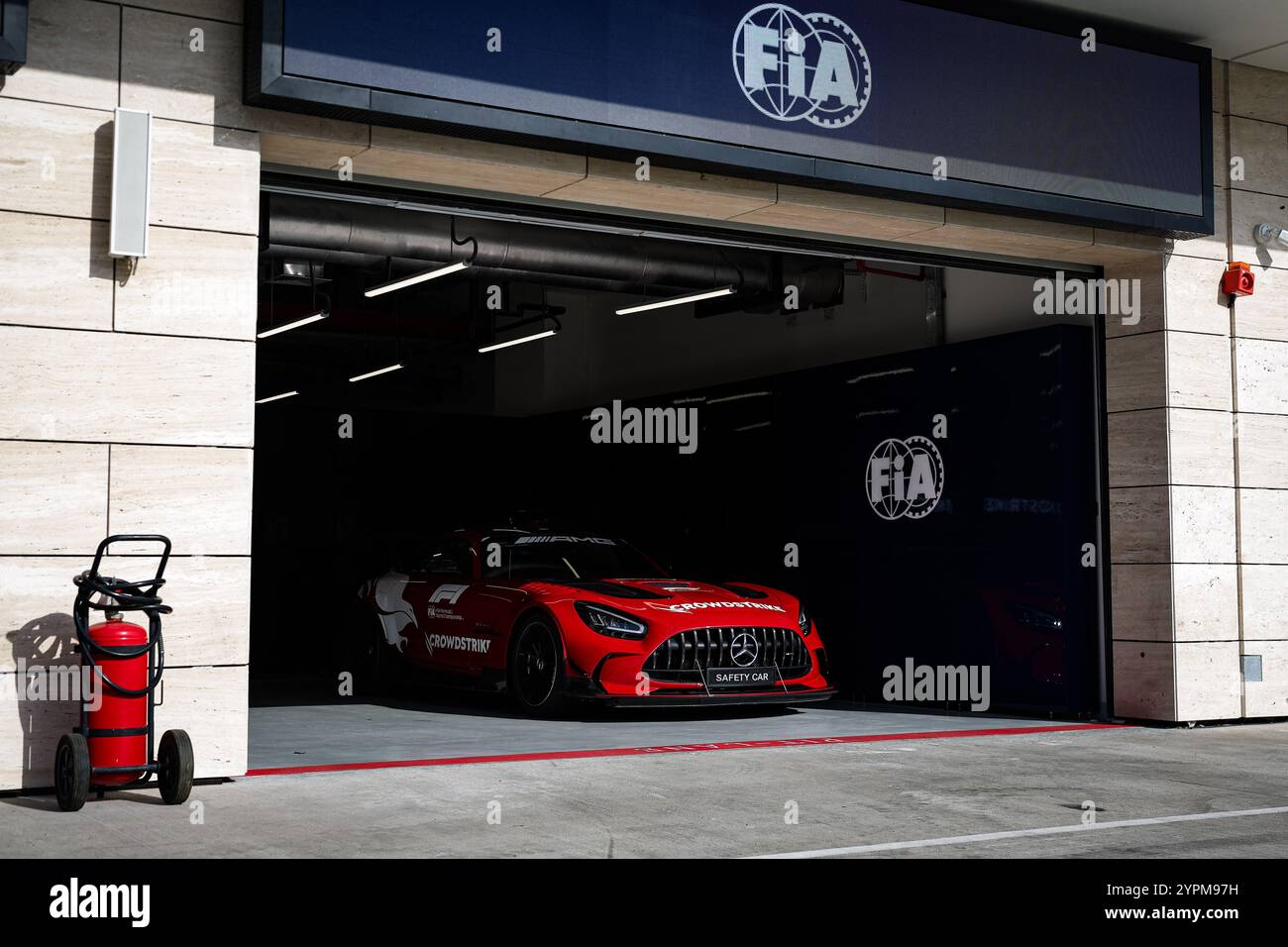 FIA Mercedes-AMG GT Black Series Safety Car während des Formel 1 Qatar Airways Qatar Grand Prix 2024, 23. Runde der Formel-1-Weltmeisterschaft 2024 vom 29. November bis 1. Dezember 2024 auf dem Lusail International Circuit in Lusail, Katar Stockfoto