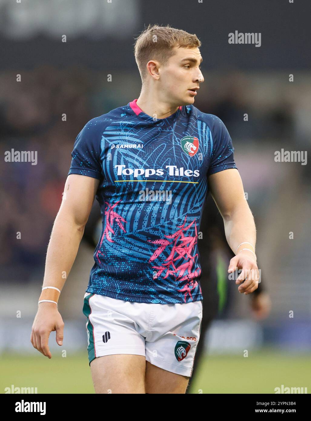 Dezember 2024; Salford Community Stadium, Salford, Lancashire, England; Gallagher Premiership Rugby, Sale Sharks gegen Leicester Tigers; Jack van Poortvliet von Leicester Tigers wärmt sich vor dem Spiel auf Stockfoto