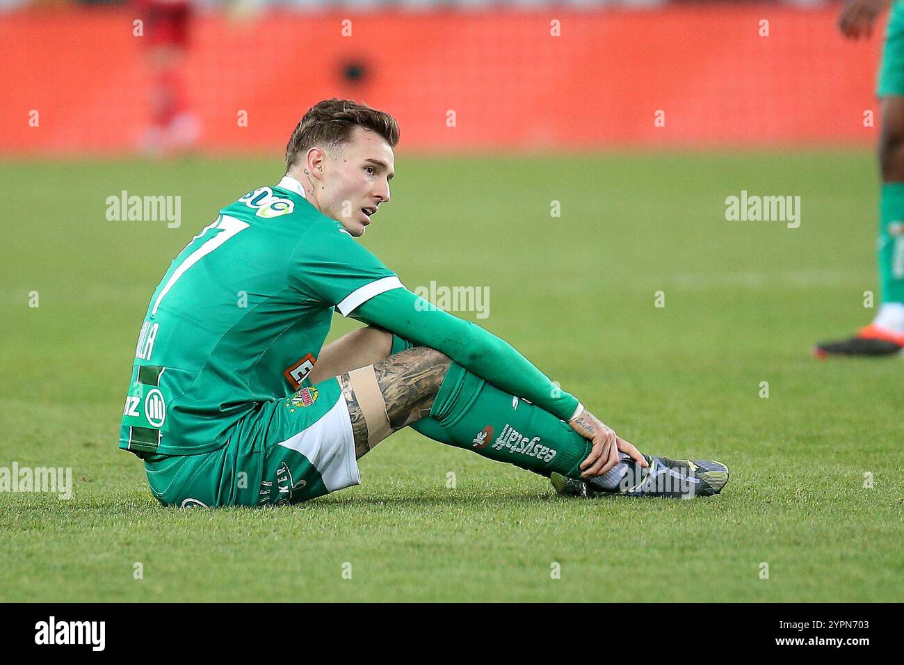 Wien, Österreich. Dezember 2024. WIEN, ÖSTERREICH - 01. DEZEMBER: Enttäuschung von Bendeguz Bolla von Rapid während des Admiral-Bundesliga-Spiels zwischen SK Rapid und FC Blau Weiss Linz im Allianz Stadion am 01. Dezember 2024 in Wien, Österreich.241201 SEPA 29 022 - 20241201 PD5920 Credit: APA-PictureDesk/Alamy Live News Stockfoto