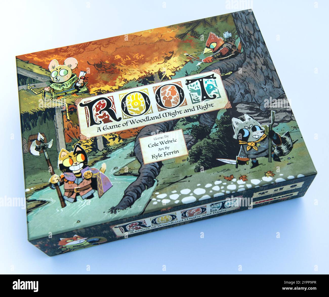 Box mit dem Brettspiel Root, in dem Waldbewohner um die Kontrolle über eine riesige Wildnis kämpfen Stockfoto