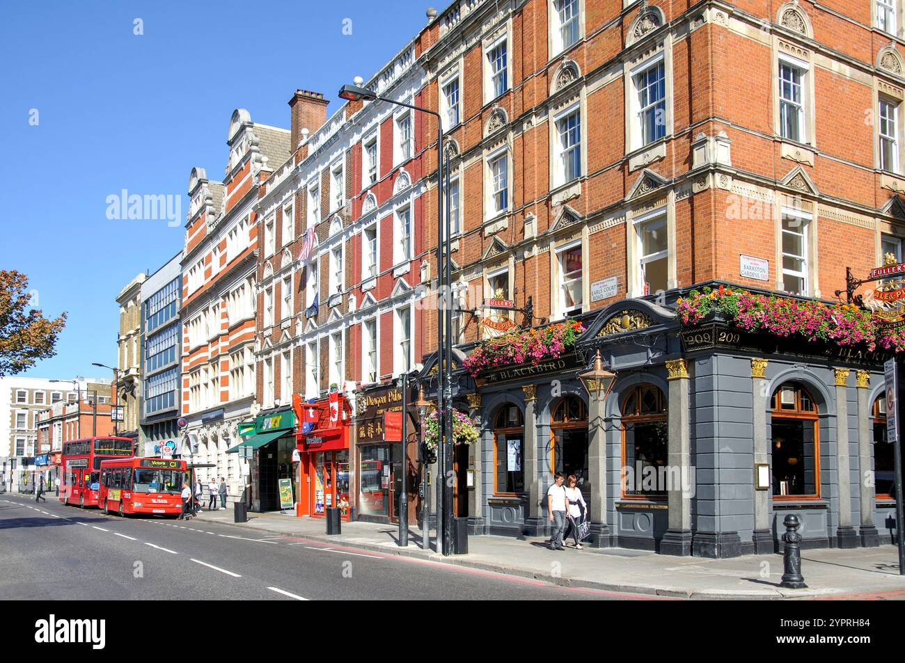 Earls Court Road, Earls Court, Royal Borough of Kensington and Chelsea, Greater London, England, Vereinigtes Königreich Stockfoto