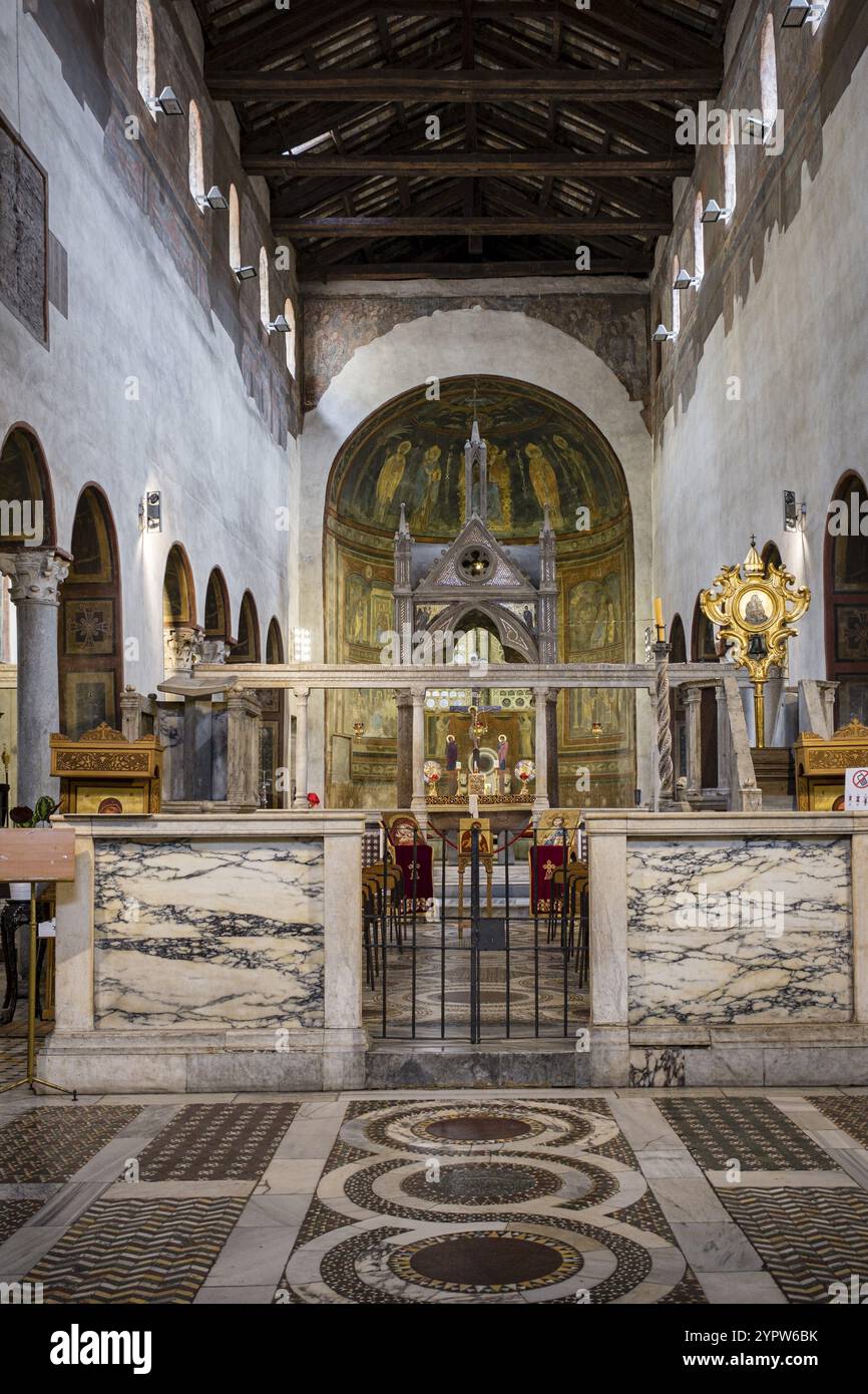 Cosmatesco Pflaster, St. Maria in Cosmedin, amtiert von der Melkitischen Griechisch-Katholischen Kirche, Rom, Latium, Italien, Europa Stockfoto