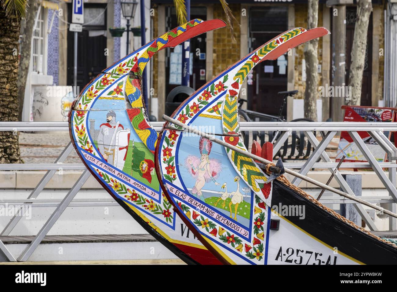 Moliceiros en el Canal Central, Aveiro, Region Centro Portugal Stockfoto