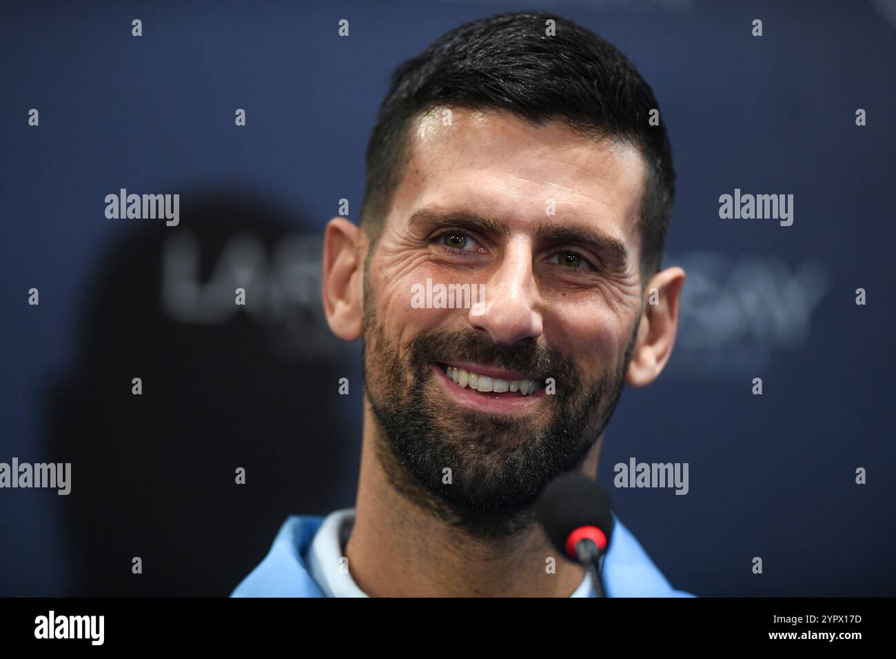 Buenos Aires (1. Dezember 2024). Novak Djokovic (Serbien) während einer Pressekonferenz vor der Ausstellung und dem Abschiedsspiel von Juan Martin del Potro Credit: Mariano Garcia/Alamy Live News Stockfoto