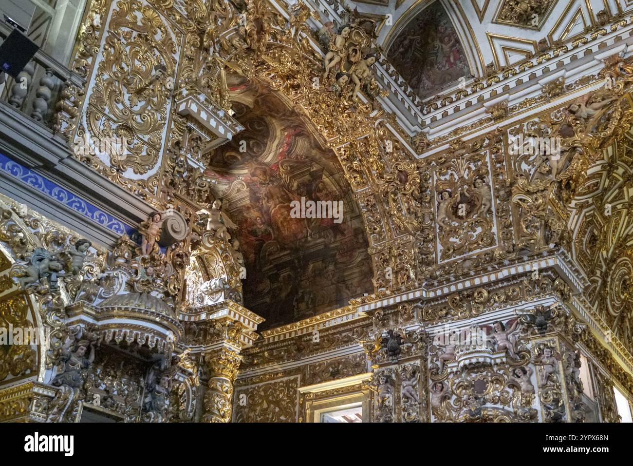 Im Inneren der Sao Francisco Kirche von Salvador, im historischen Zentrum von Salvador, im Bundesstaat Bahia, Brasilien. Barocke Architektur. Unesco Stockfoto