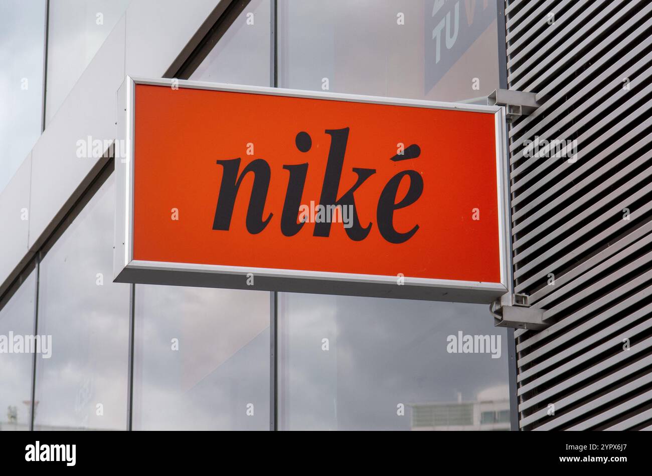 Bratislava, Slowakei, 3. September 2023 : Nike-Zeichen . Der Nike Wettshop, ein Experte für Quoten, Wetten auf Sport- und gesellschaftliche Veranstaltungen, Europa Stockfoto