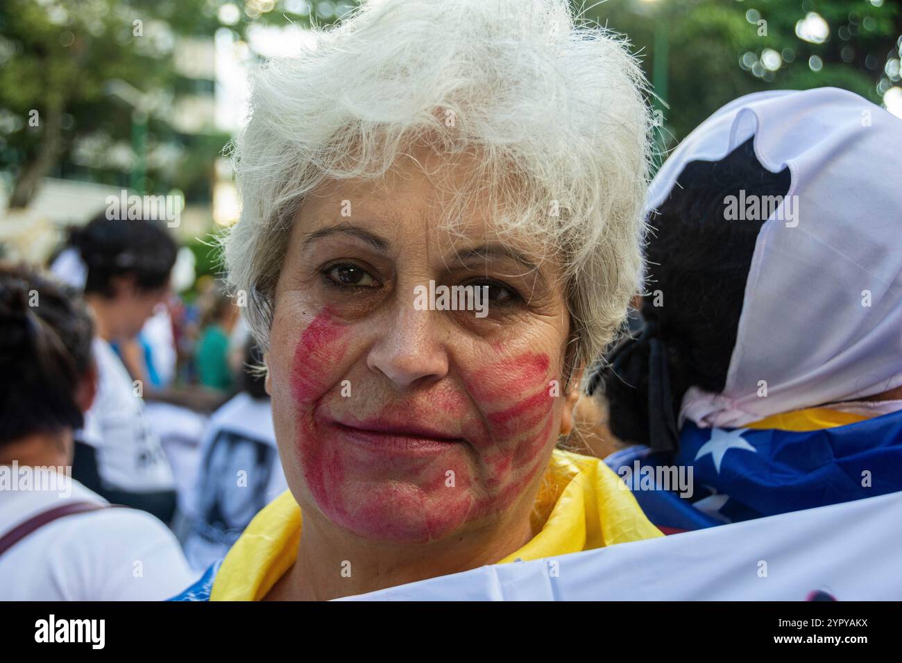 Caracas, Miranda, Venezuela. Dezember 2024. Familie, Freunde und Mitglieder der Zivilgesellschaft hielten am 1. Dezember 2024 auf einem Platz in Caracas eine Mahnwache für politische Gefangene in Venezuela ab. (Kreditbild: © Jimmy Villalta/ZUMA Press Wire) NUR REDAKTIONELLE VERWENDUNG! Nicht für kommerzielle ZWECKE! Quelle: ZUMA Press, Inc./Alamy Live News Stockfoto