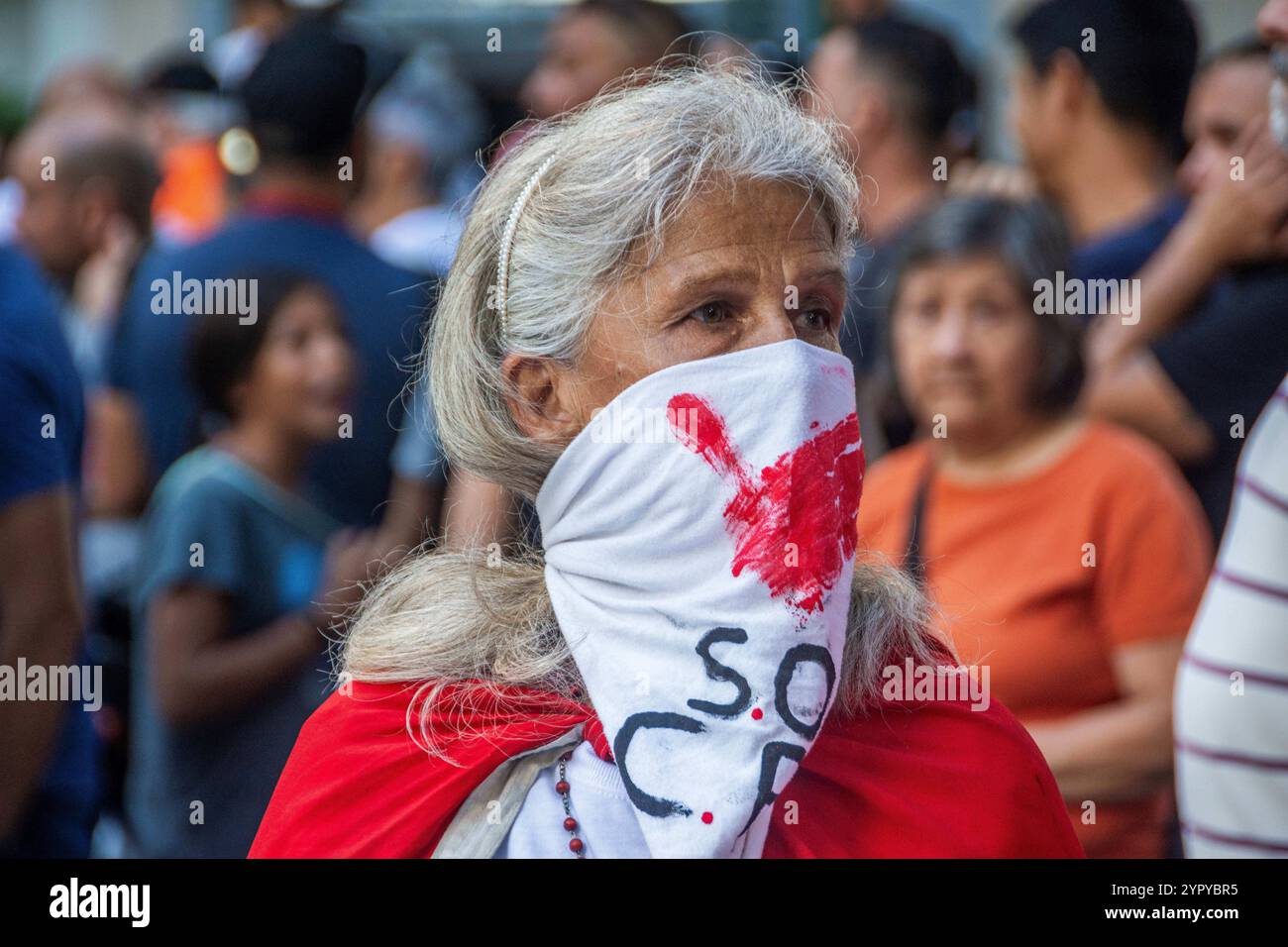 Caracas, Miranda, Venezuela. Dezember 2024. Familie, Freunde und Mitglieder der Zivilgesellschaft hielten am 1. Dezember 2024 auf einem Platz in Caracas eine Mahnwache für politische Gefangene in Venezuela ab. (Kreditbild: © Jimmy Villalta/ZUMA Press Wire) NUR REDAKTIONELLE VERWENDUNG! Nicht für kommerzielle ZWECKE! Quelle: ZUMA Press, Inc./Alamy Live News Stockfoto
