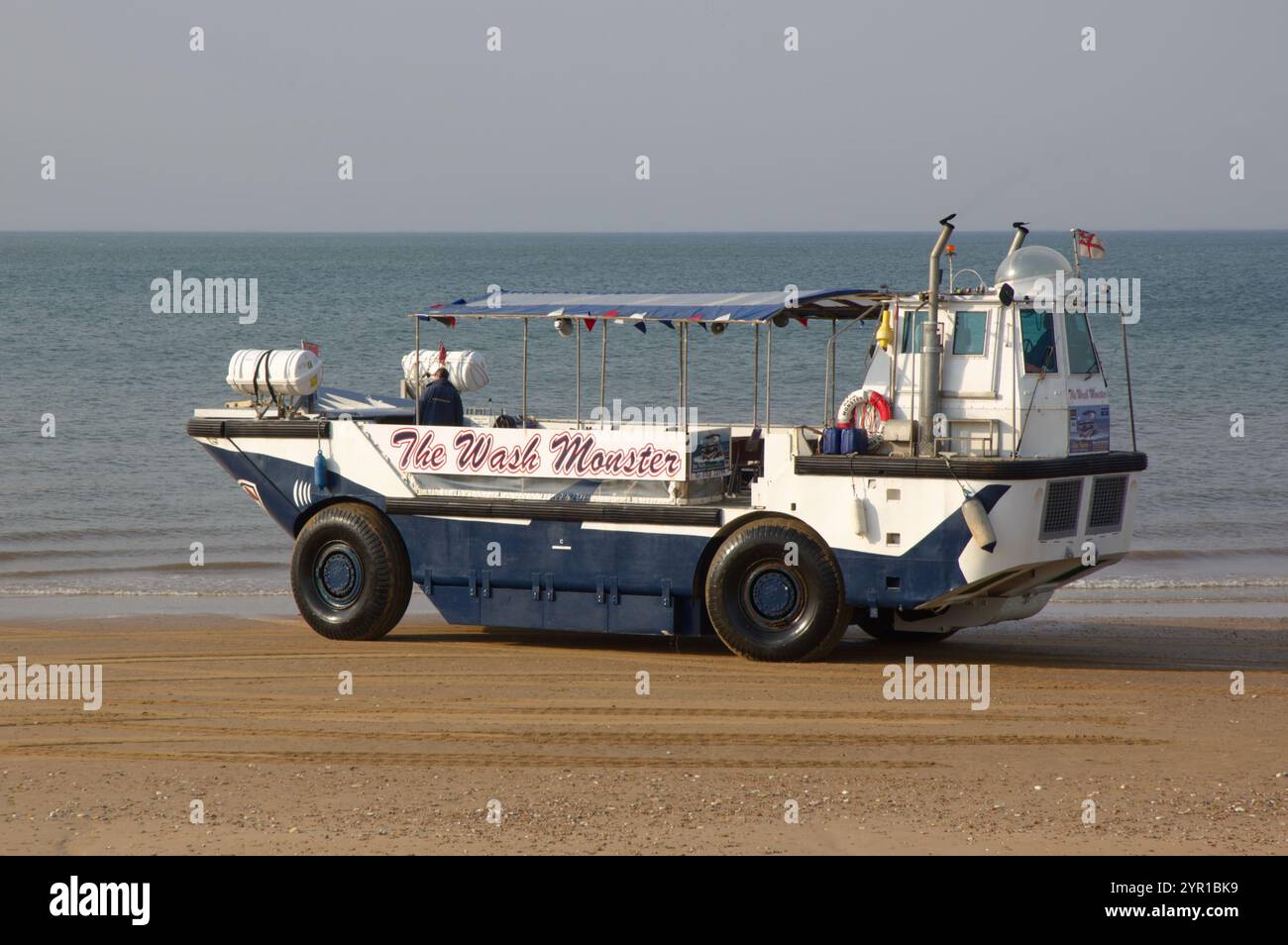 Wiley, das Waschen Monster amphibische Handwerk am Strand von Hunstanton in Norfolk Stockfoto