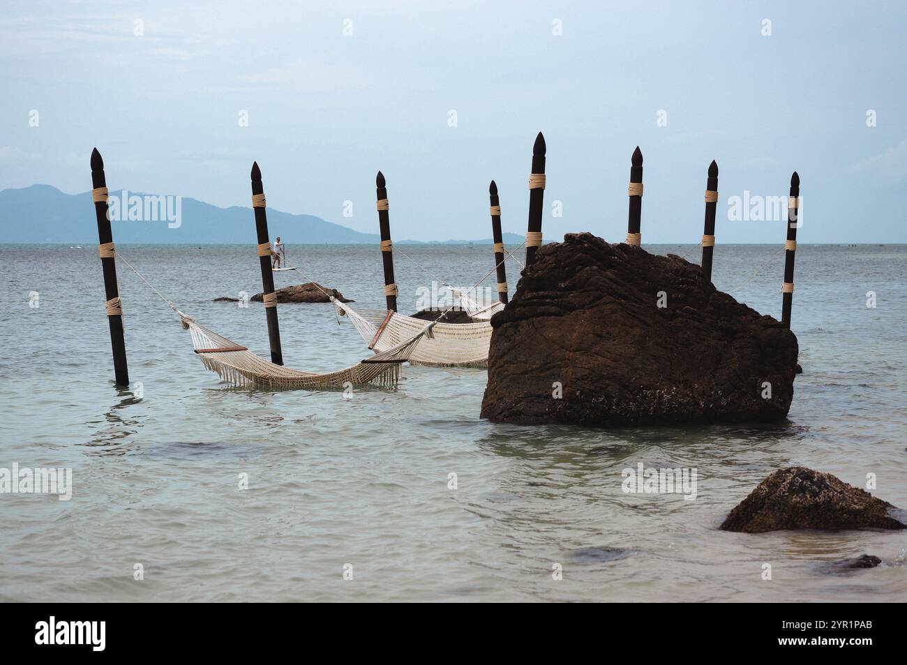 Hängematten über dem Wasser, Zeit für eine Entspannung Stockfoto
