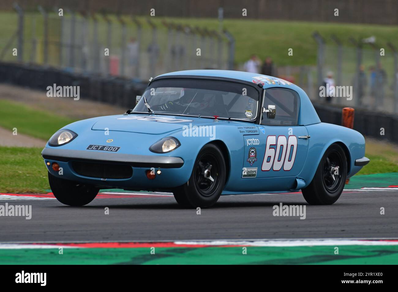 John Tordoff, Andrew Jordan, Lotus Elan, Masters Gentlemen Drivers, ein neunzig-minütiges Rennen mit der Option eines zweiten Fahrers für Touring-Fahrzeuge vor 1966 Stockfoto