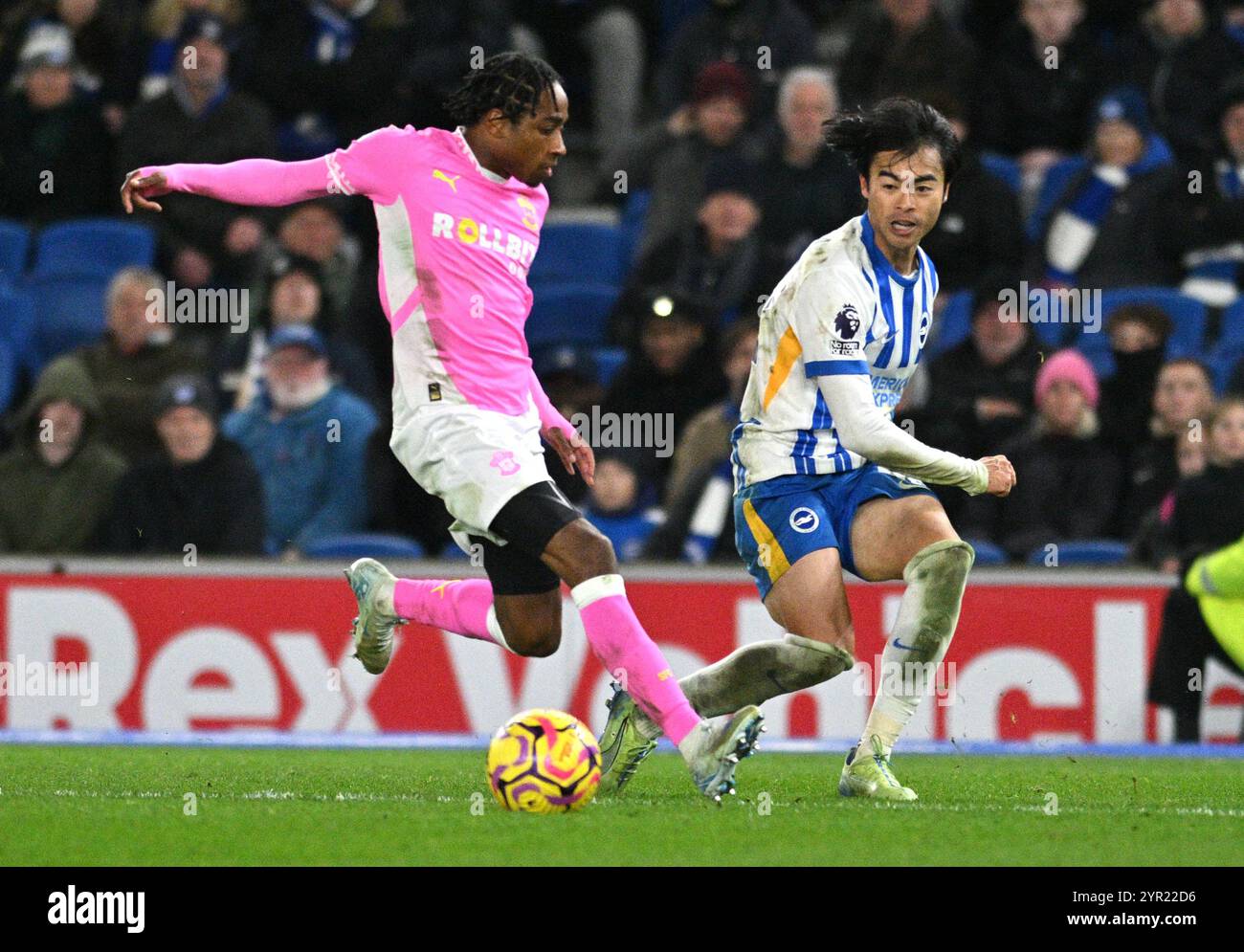 Kaoru Mitoma aus Brighton während des Premier League-Spiels zwischen Brighton und Hove Albion und Southampton im American Express Stadium , Brighton , Großbritannien - 29. November 2024 - Foto Simon Dack / Teleobjektive nur redaktionelle Verwendung. Kein Merchandising. Für Football Images gelten Einschränkungen für FA und Premier League, inc. Keine Internet-/Mobilnutzung ohne FAPL-Lizenz. Weitere Informationen erhalten Sie bei Football Dataco Stockfoto