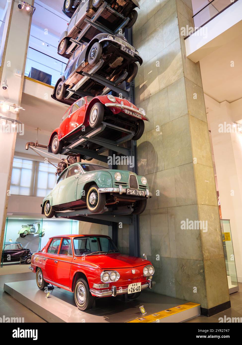 Autos Designs aus dem s bis 1960 1950 s im Science Museum, London, UK Stockfoto