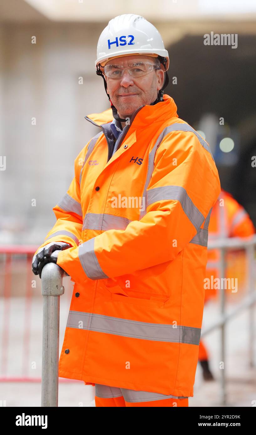 An seinem ersten Tag als HS2-CEO besucht Mark Wild die Box-Anlage der Old Oak Common Station während der Vorbereitungen für den 4,5 km langen HS2-Tunnelbau nach London Euston. Bilddatum: Montag, 2. Dezember 2024. Stockfoto