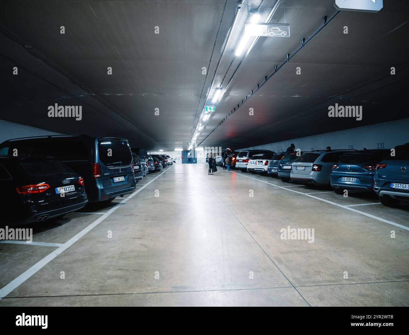 Auto Parken Baden Baden Flughafen Vergleich www.alamy.de
