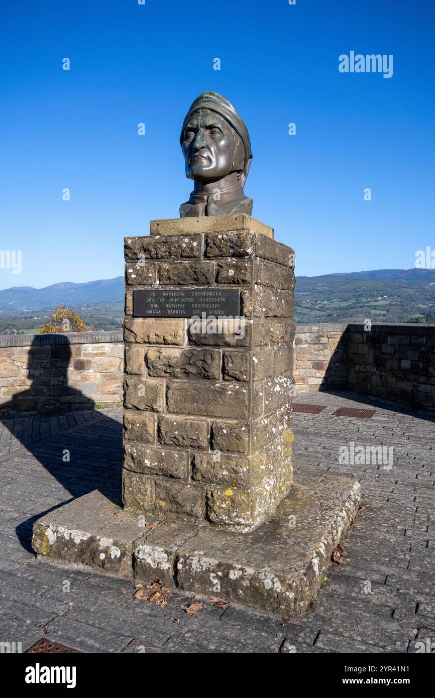 Bronzebüste des Dichters Dante Alghieri (1265–1321), Poppi, Arezzo, Toskana Stockfoto