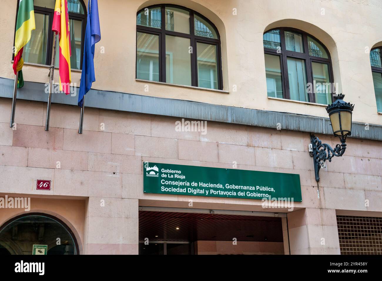 Logrono, Spanien, 27. Mai 2024: Die Front der Regierung des Rioja-Gebäudes, das das Finanzministerium in Logrono im Norden Spaniens hat Stockfoto