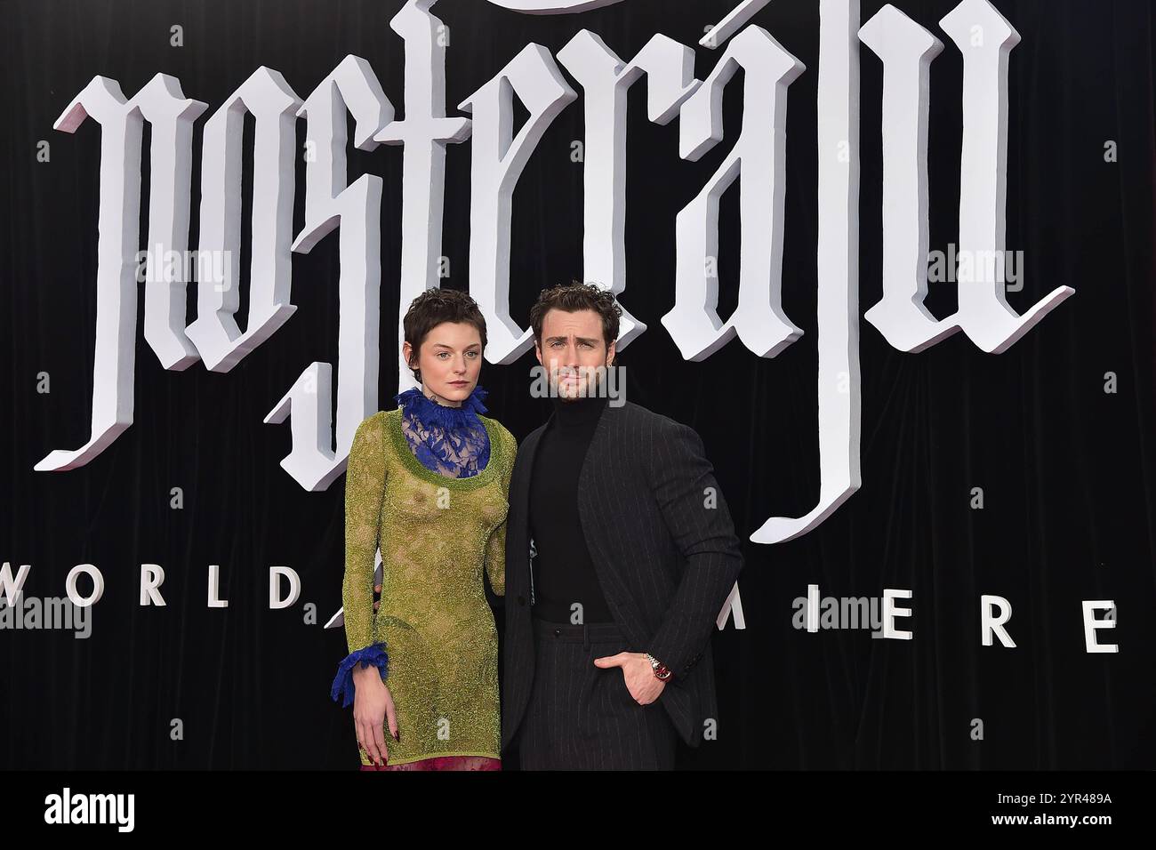 Weltpremiere NOSFERTATU in Berlin Emma Corrin, Aaron Taylor -Johnson Ankunft schwarzer Teppich zur Weltpremiere von NOSFERATU C DER UNTOTE in Berlin, am 02.12.2024 *** Weltpremiere NOSFERTATU in Berlin Emma Corrin, Aaron Taylor Johnson Ankunft Schwarzer Teppich zur Weltpremiere von NOSFERATU C THE UNTOTE in Berlin, am 02 12 2024 Photopress Mueller Stockfoto