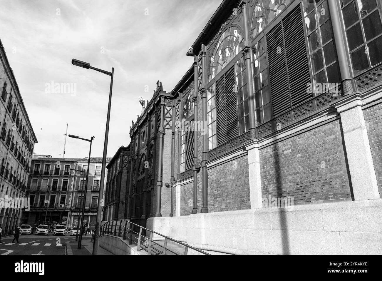 Salamanca, Spanien – 20. Februar 2022: Außenansicht des zentralen Marktes, Mercado Central de Abastos de Salamanca Stockfoto