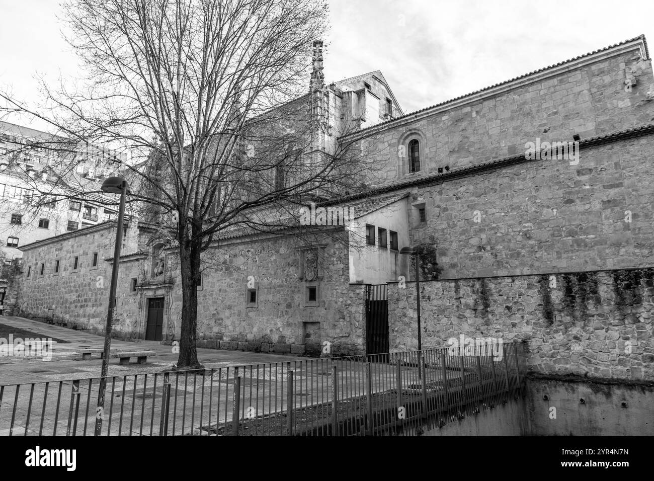 Salamanca, Spanien – 20. Februar 2022: Außenansicht der Pfarrkirche San Benito in der Altstadt von Salamanca, Spanien. Stockfoto