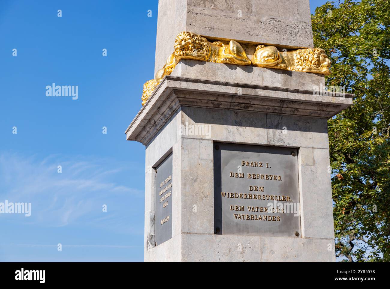 Ein Bild des Obelisken Denis Gardens, der 1818 errichtet wurde und an das Ende der Napoleonischen Kriege in Brünn erinnert. Stockfoto