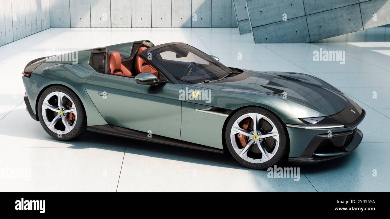 FERRARI 12 Zylinder Spider Sportwagen. Foto: Ferrari Stockfoto