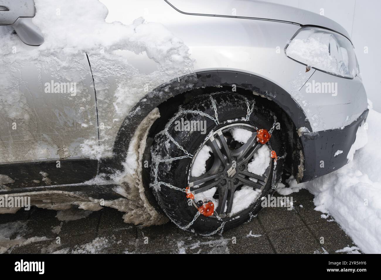 Schneeketten für Autos Stockfoto