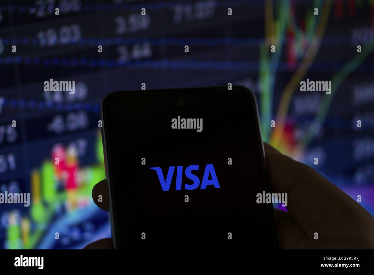 Visa – prominentes Logo der Zahlungsabwicklung und Kreditkartenfirma auf einem Smartphone, Dhaka, Bangladesch 09. September 2024. Stockfoto