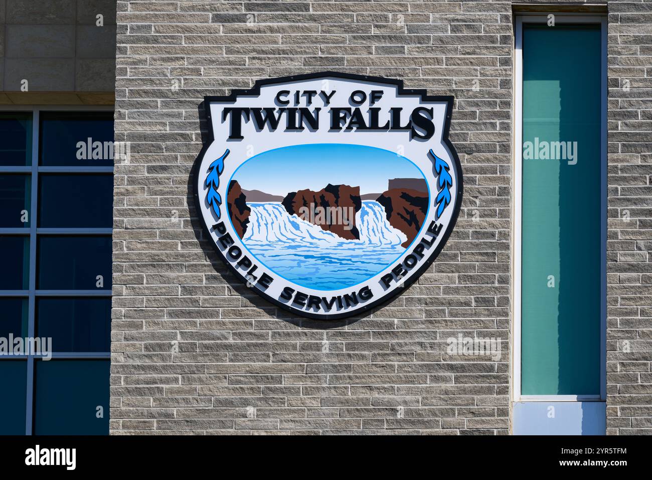 Twin Falls, ID, USA - 23. Juni 2024; Schild mit Logo und Motto für City of Twin Falls Idaho an der Wand Stockfoto