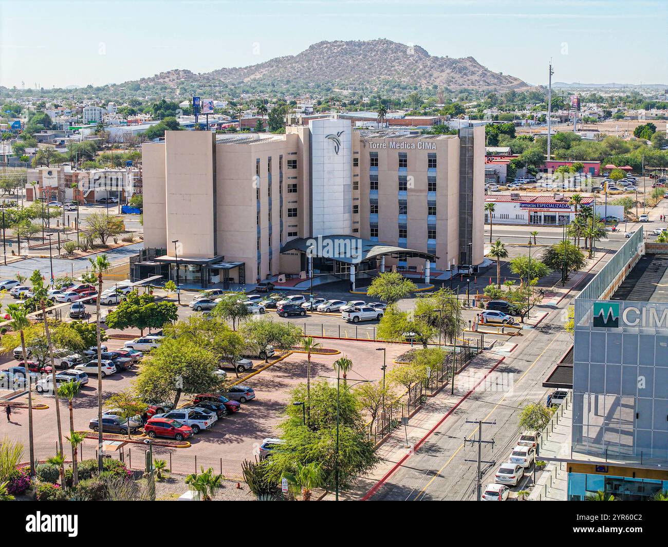 Medizinischer Turm CIMA in Vado del rio in Hermosillo Mexiko. (Foto: Luis Gutierrez / NorthPhoto) Torre medica CIMA en Vado del rio en Hermosillo Mexico. (Foto: Luis Gutierrez / NortePhoto) Stockfoto