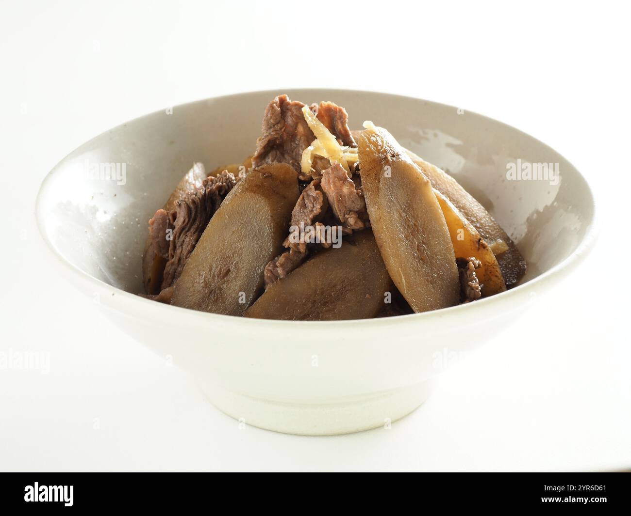 Gedünstete Klette und Rindfleisch Stockfoto