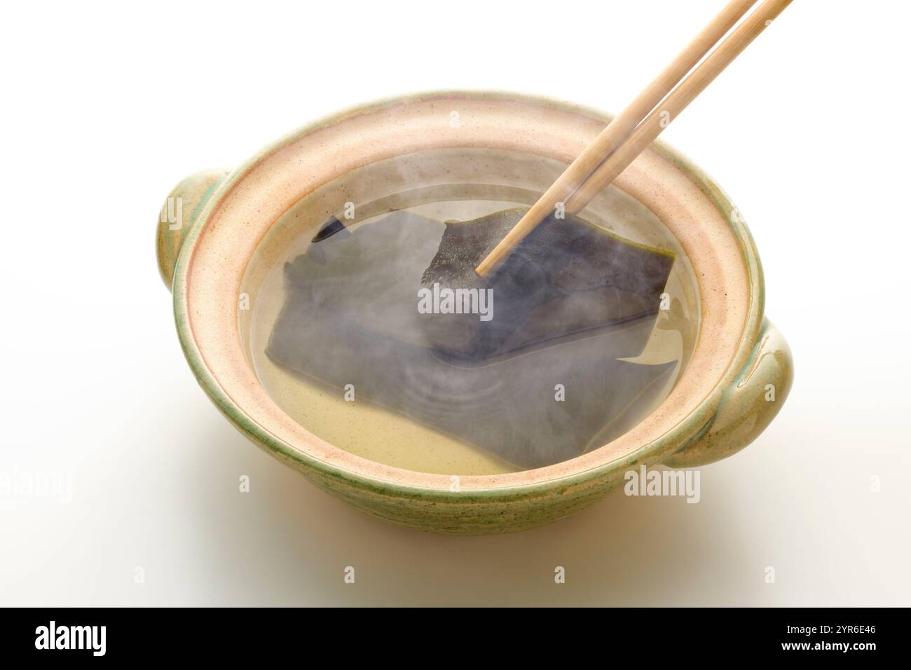 Erdtopf, Seetang und Essstäbchen Stockfoto