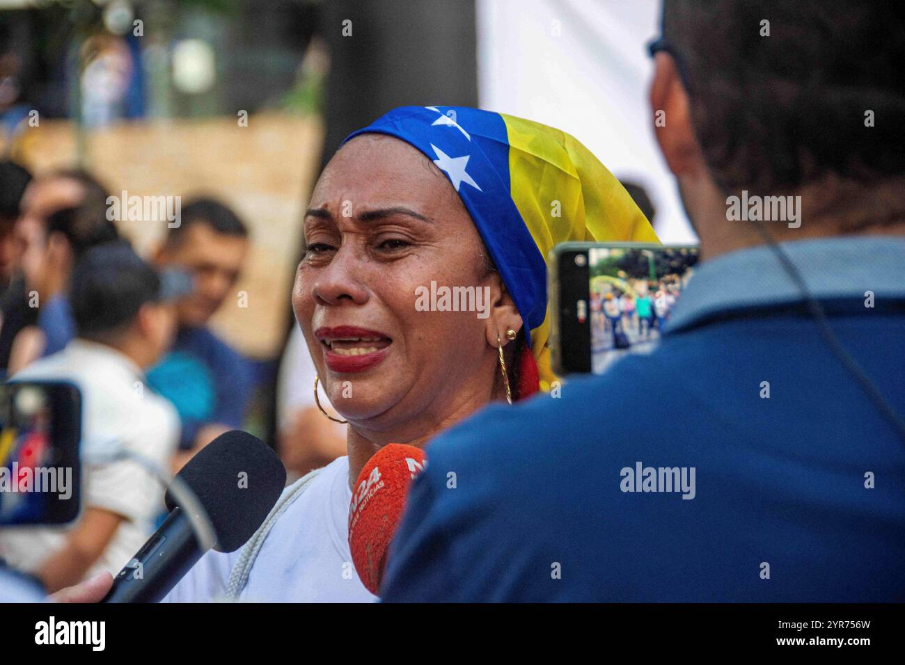 Caracas, Miranda, Venezuela. Dezember 2024. Familie, Freunde und Mitglieder der Zivilgesellschaft hielten am 1. Dezember 2024 auf einem Platz in Caracas eine Mahnwache für politische Gefangene in Venezuela ab. (Kreditbild: © Jimmy Villalta/ZUMA Press Wire) NUR REDAKTIONELLE VERWENDUNG! Nicht für kommerzielle ZWECKE! Stockfoto