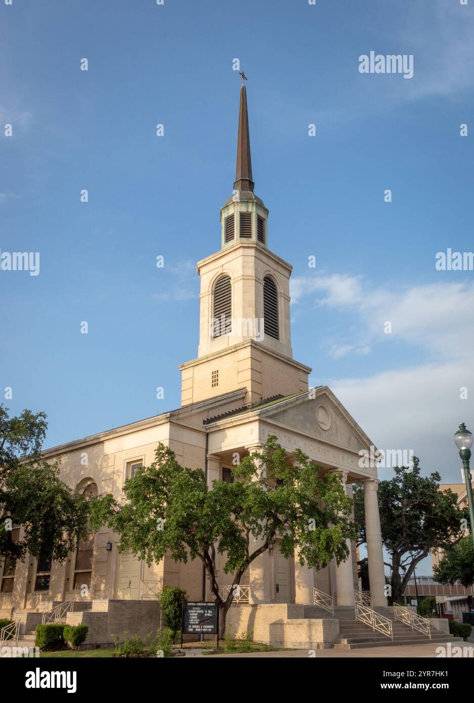 San Antonio Central Christian Church Gebäude in San Antonio Texas. Foto an einem schönen Tag im blauen Himmel Stockfoto