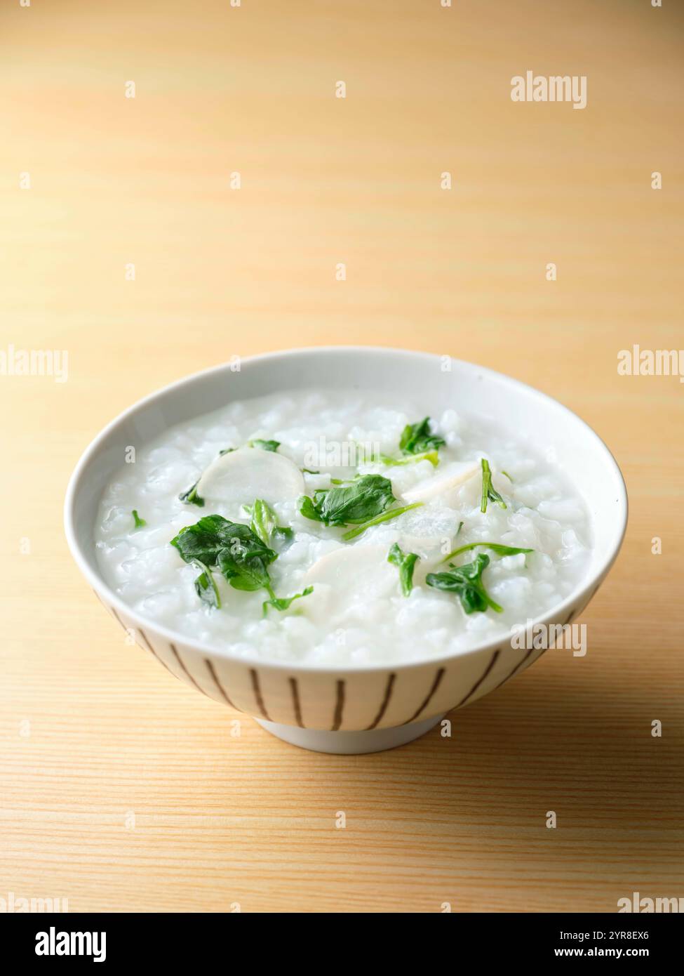 Brei mit sieben Kräutern Stockfoto