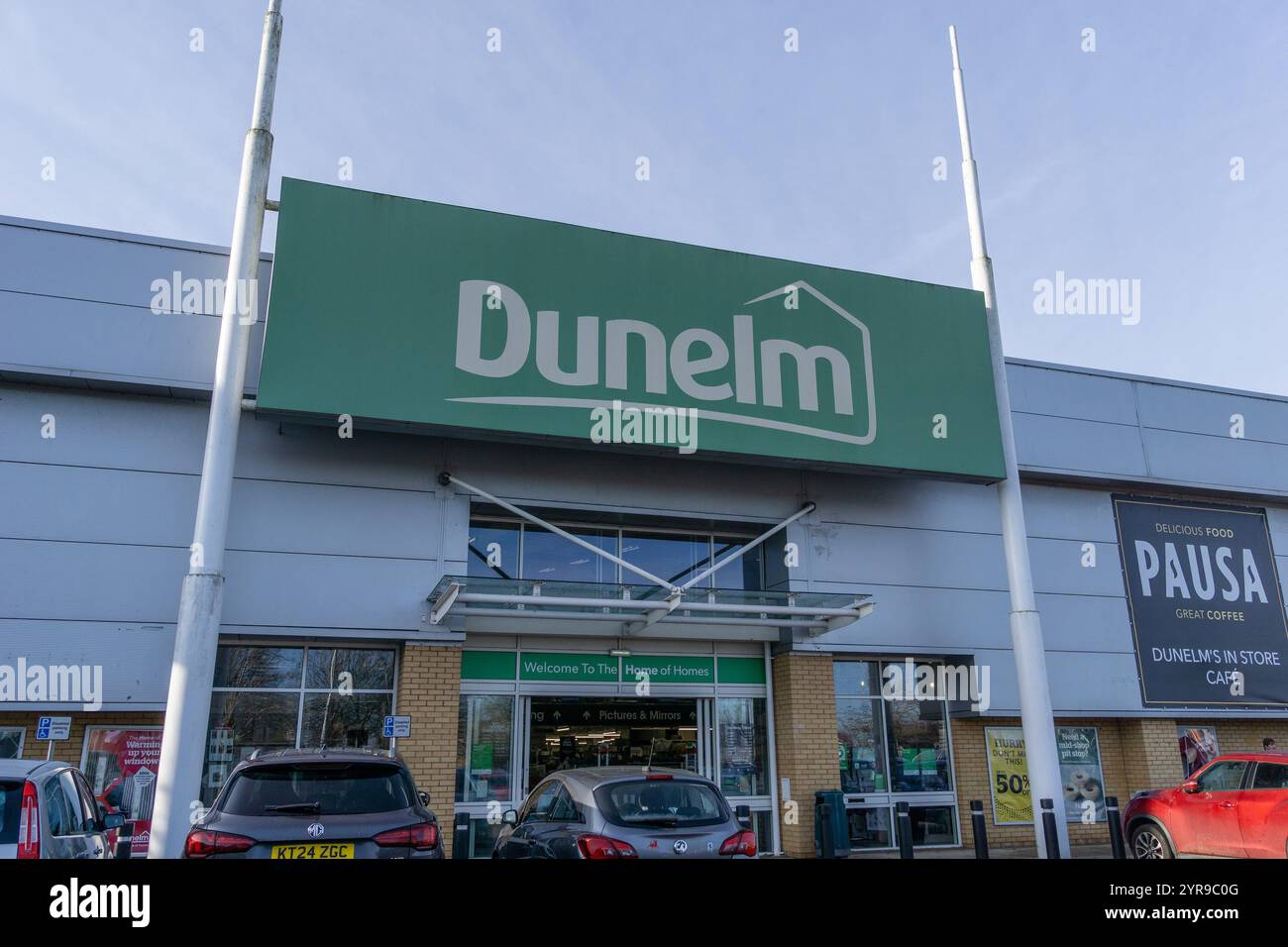Fassade von Dunelm Home Furniture Store, Castlefields Retail Park, Wellingborough, Northamptonshire, Großbritannien Stockfoto