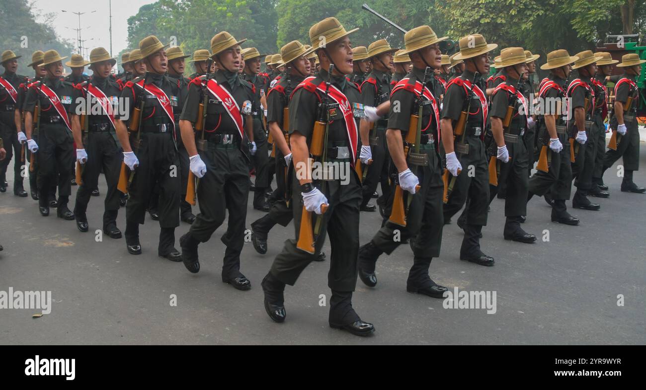 Kalkutta, Indien, 24. Januar 2024: Indische Armee Parade Kontingentsübungen für die Republic Day Parade in der Roten Straße, Kalkutta Stockfoto