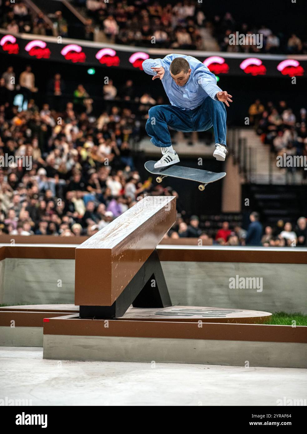 Paris, Adidas Arena (Paris), 24.02.2024: Street League Skateboarding (SLS) Championship Tour. Als wäre es ein Vorgeschmack auf die Olympischen Spiele 2024 in Paris, Th Stockfoto