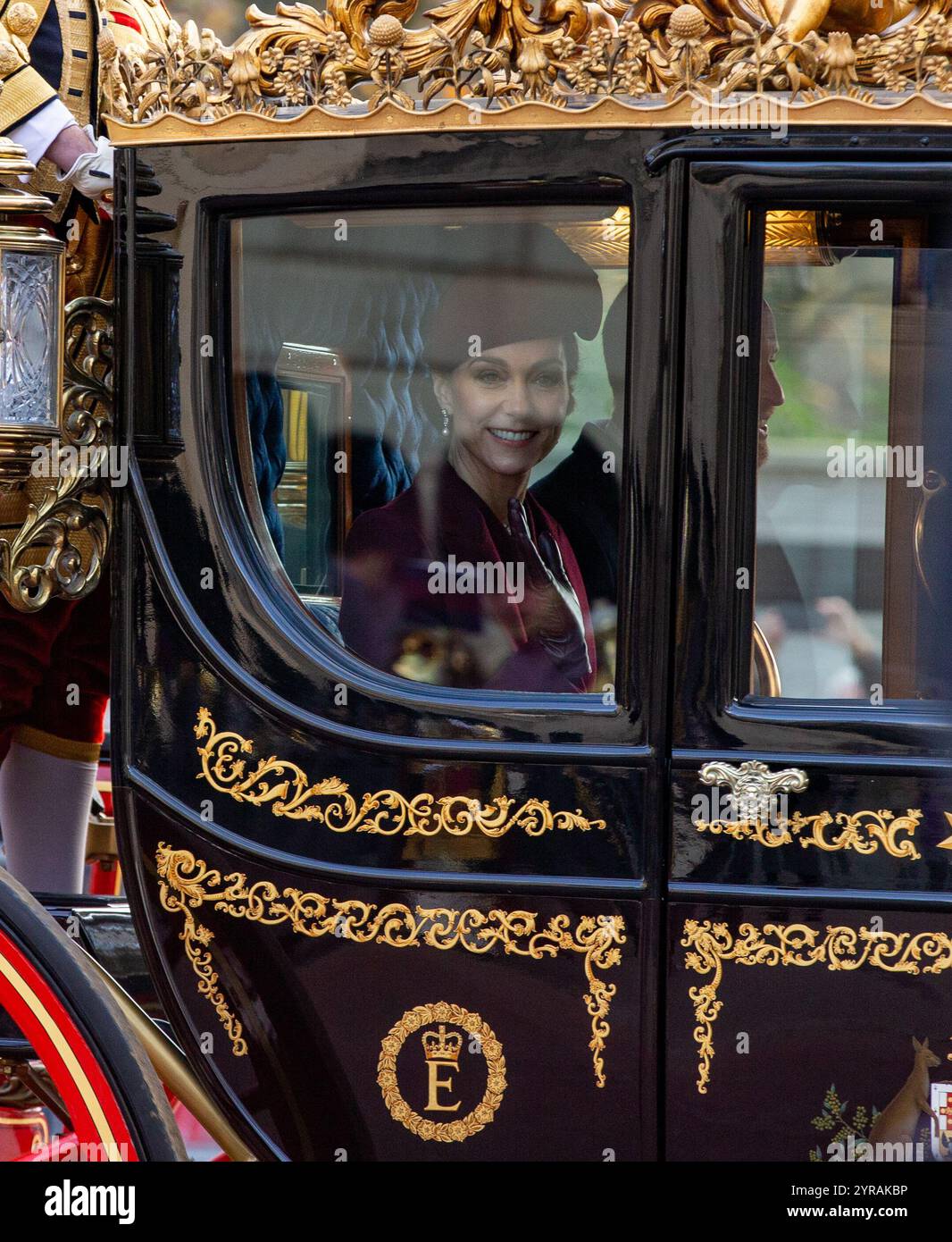 London, Großbritannien. Dezember 2024. Der Prinz und die Prinzessin von Wales fahren in einem Staatswagen zum Buckingham Palace hinter dem Staatswagen mit Sheikh Tamim bin Hamad Al Thani, Emir von Katar Credit: Richard Lincoln/Alamy Live News Stockfoto