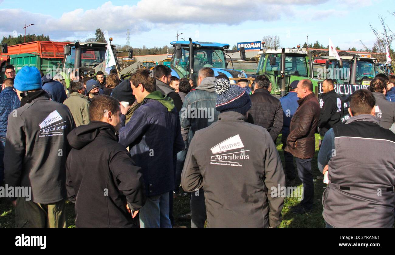 Le Mans (Nordwestfrankreich), am 26.01.2024: Bauernprotest. Zusammenkunft der FNSEA-Mitglieder (französischer Verband der landwirtschaftlichen Betriebe) Stockfoto