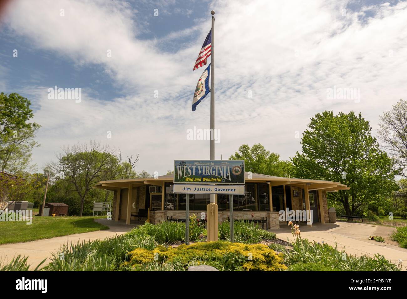 Willkommen im West Virginia Rest Area Schild am Highway in den USA Stockfoto