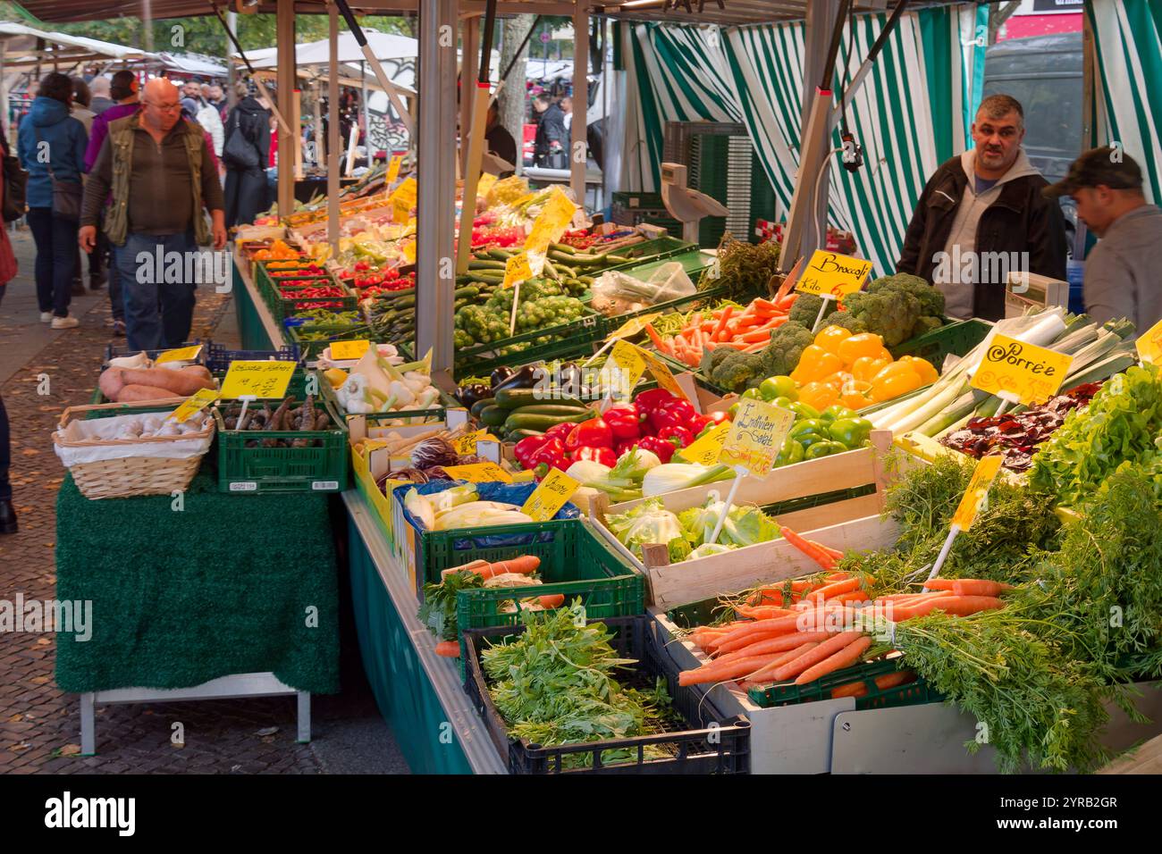 Markt am Maybachufer, Obst und Gemüse, Marktstände, Berlin-Neukölln Stockfoto