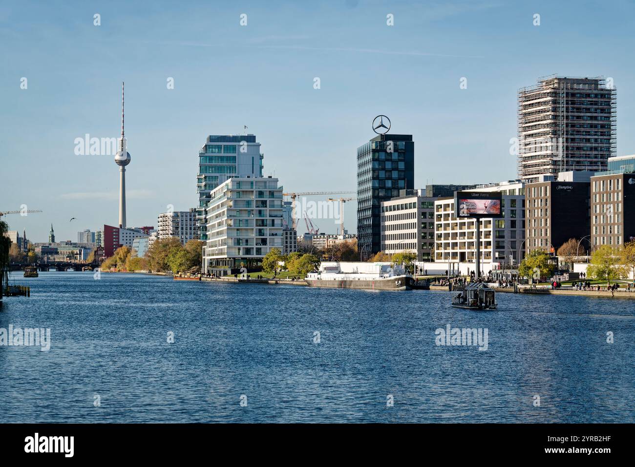 Skyline Spreeufer bei East Side Gallery, Media Spree, Neubauten, Zalando , Stream Tower, Edge East Side Berlin, Immobilien, Berlin-Friedrichshain, Stockfoto